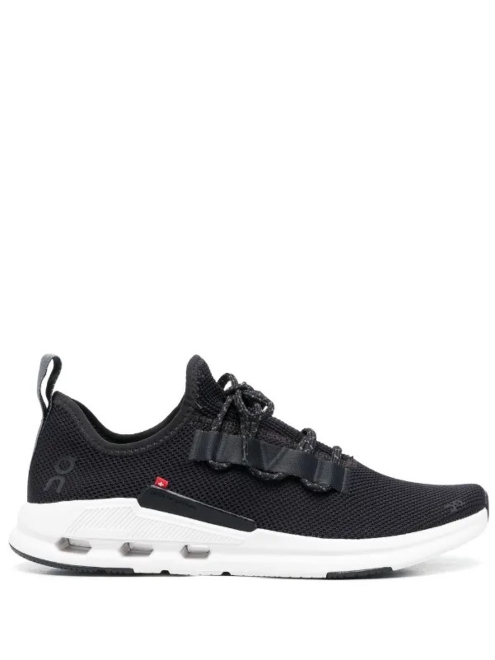 On Cloud Cloud Easy Sneakers in black and white womens size 8
